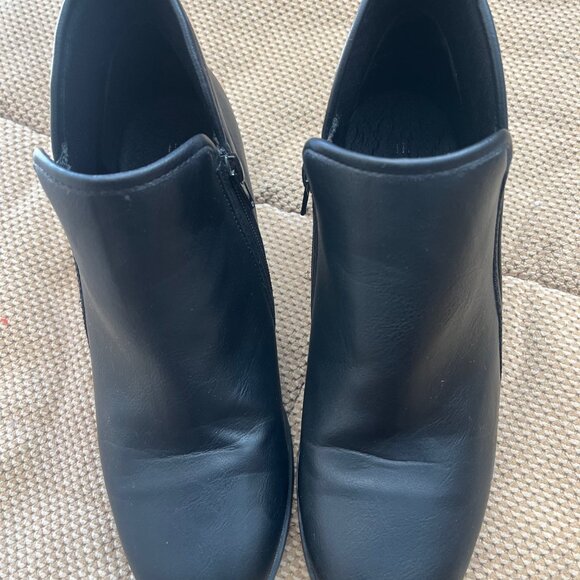 AUTHENTIC " ESPRIT " WOMEN'S HUNTER TAUPE SIDE ZIP FAUX Leather ANKLE BOOTS 10M - Picture 6 of 9